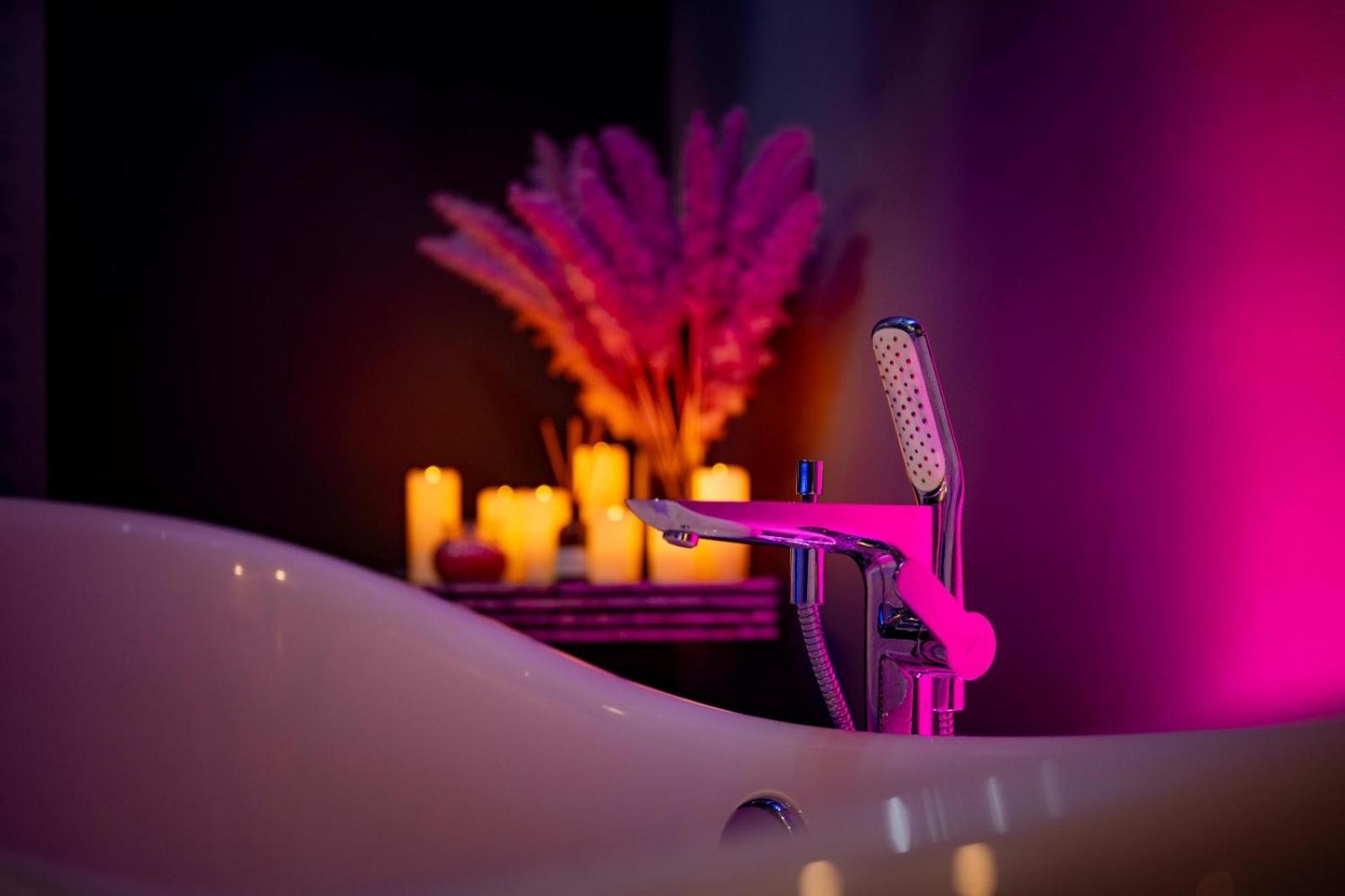 Grey Champagne Spa By Secret Apartament — Photos 1